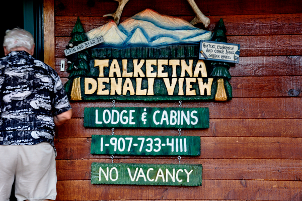 Talkeetna Denali Valley View Lodge sign